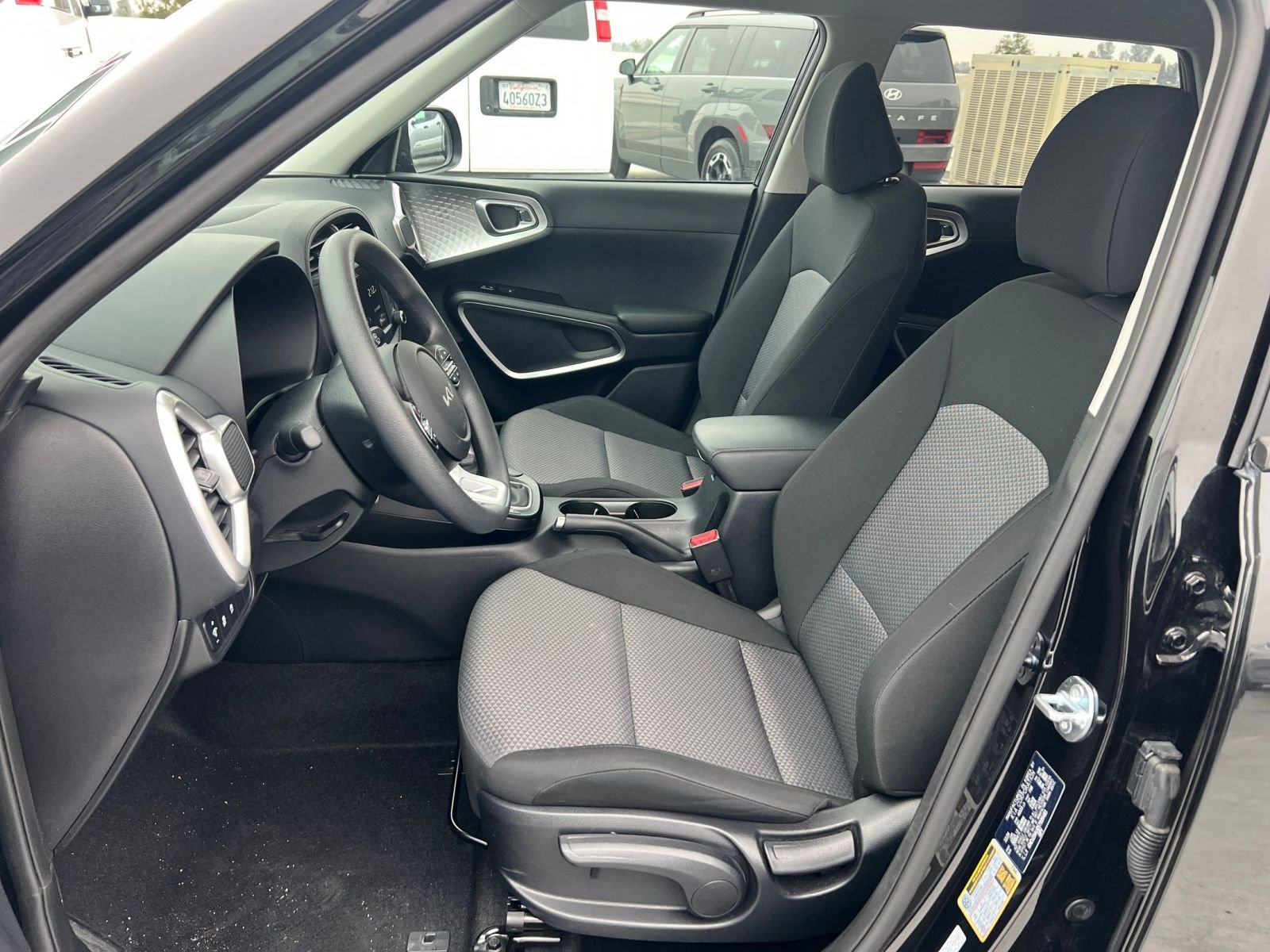 Used 2025 Kia Soul LX w/ LX Technology Package image 24