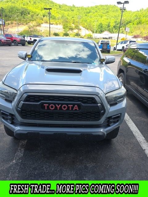 Used 2017 Toyota Tacoma TRD Pro AWD/4WD image 1