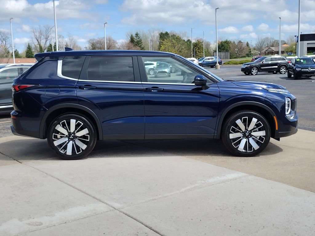 New 2026 Mitsubishi Outlander SE AWD/4WD image 15