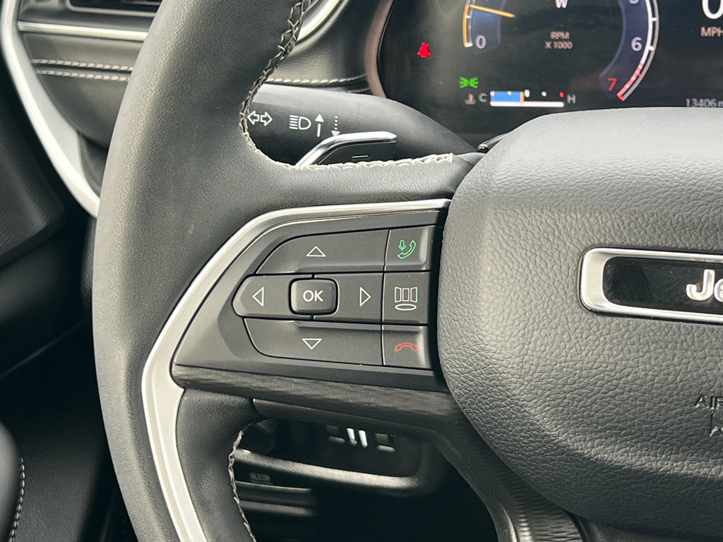 Used 2024 Jeep Grand Cherokee Altitude image 27