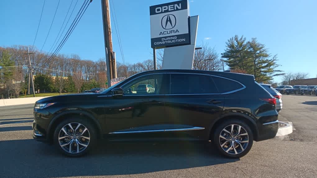 Used 2023 Acura MDX w/ Technology Package AWD/4WD image 2