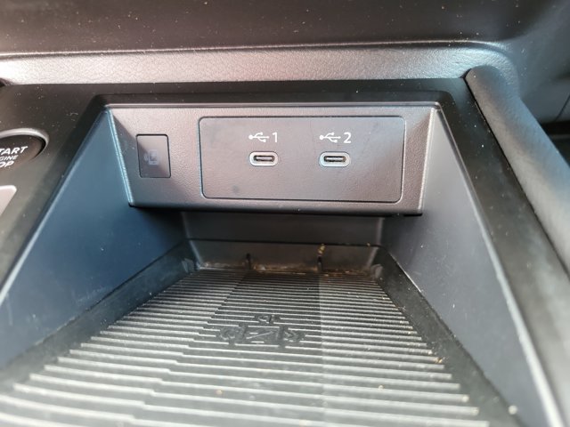 Used 2025 Nissan Kicks SR FWD image 16