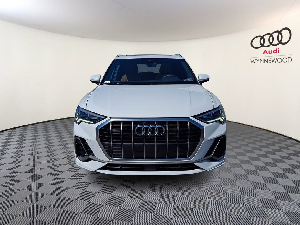 Used 2024 Audi Q3 2.0T Premium Plus AWD/4WD image 2