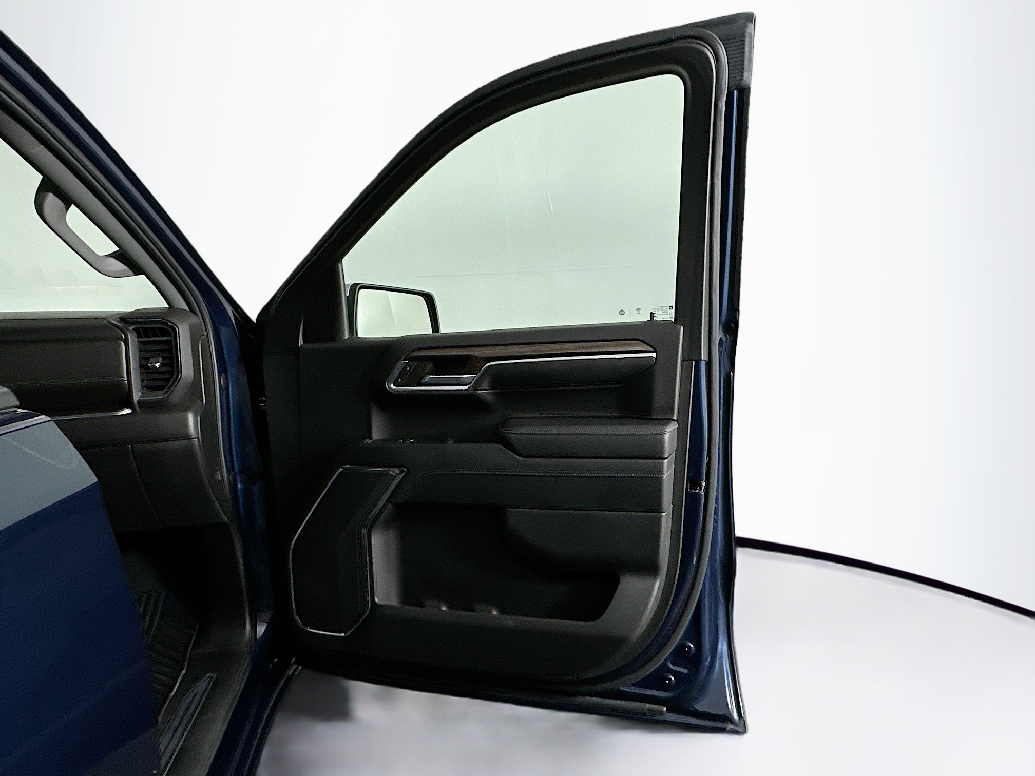 Used 2023 Chevrolet Silverado 1500 LT image 31