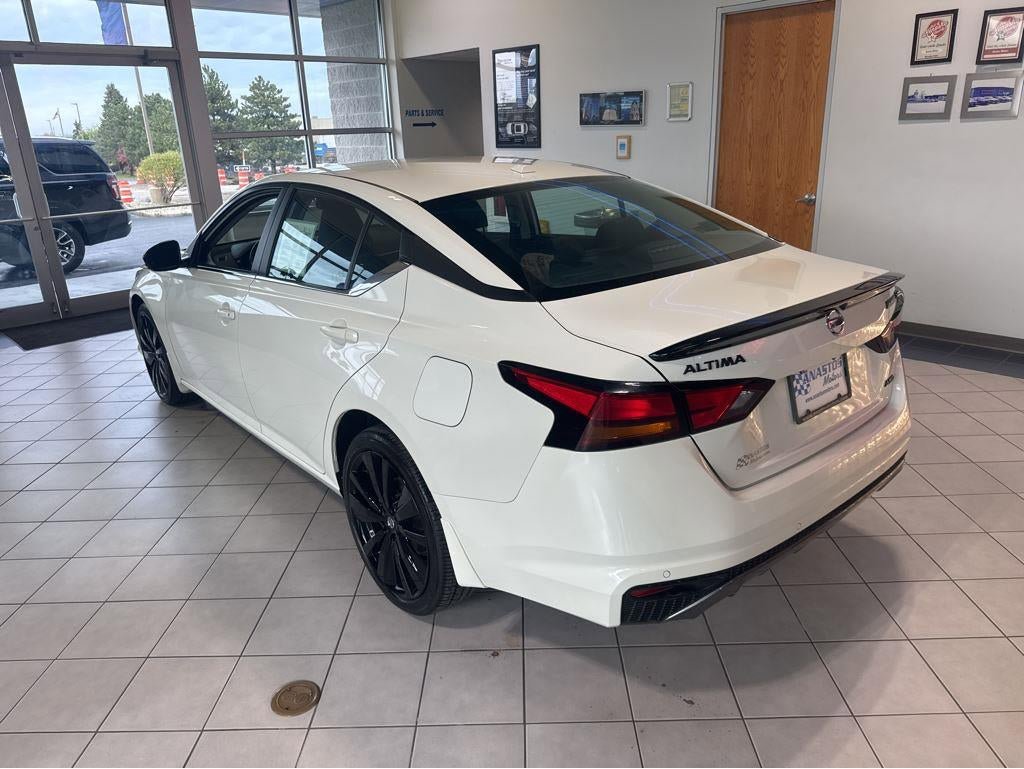 Used 2022 Nissan Altima 2.5 SR AWD/4WD image 9
