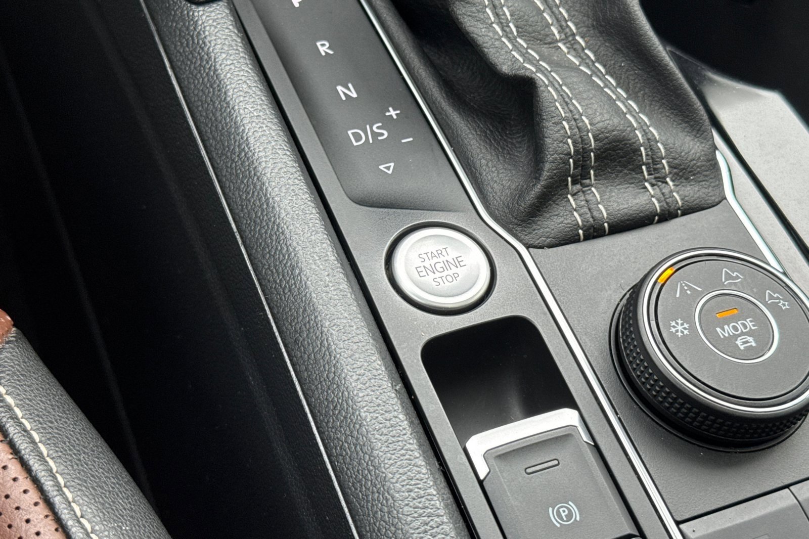 Used 2022 Volkswagen Atlas SEL Premium image 26