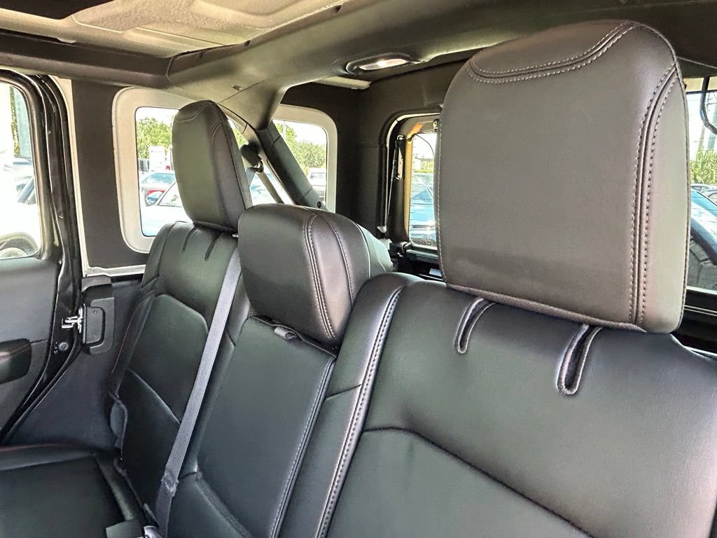 Used 2025 Jeep Wrangler Unlimited Rubicon AWD/4WD image 53