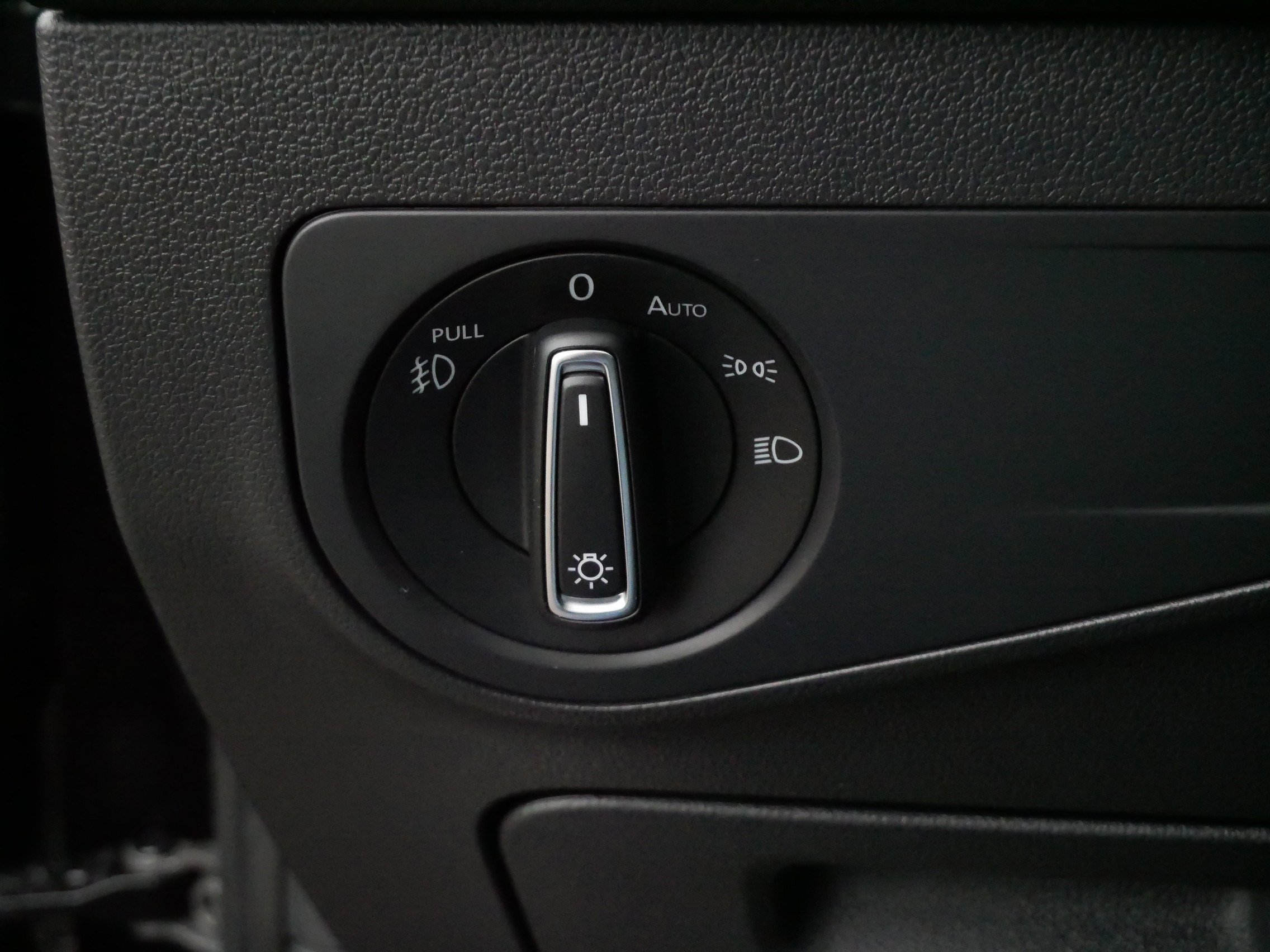 Used 2021 Volkswagen Tiguan SE R-Line image 26