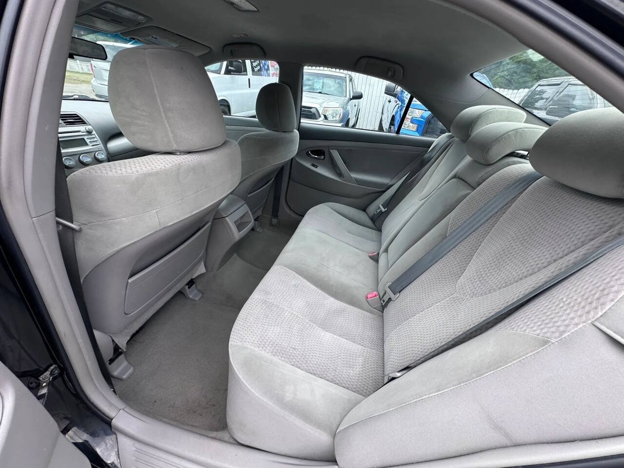 Used 2011 Toyota Camry LE FWD image 11