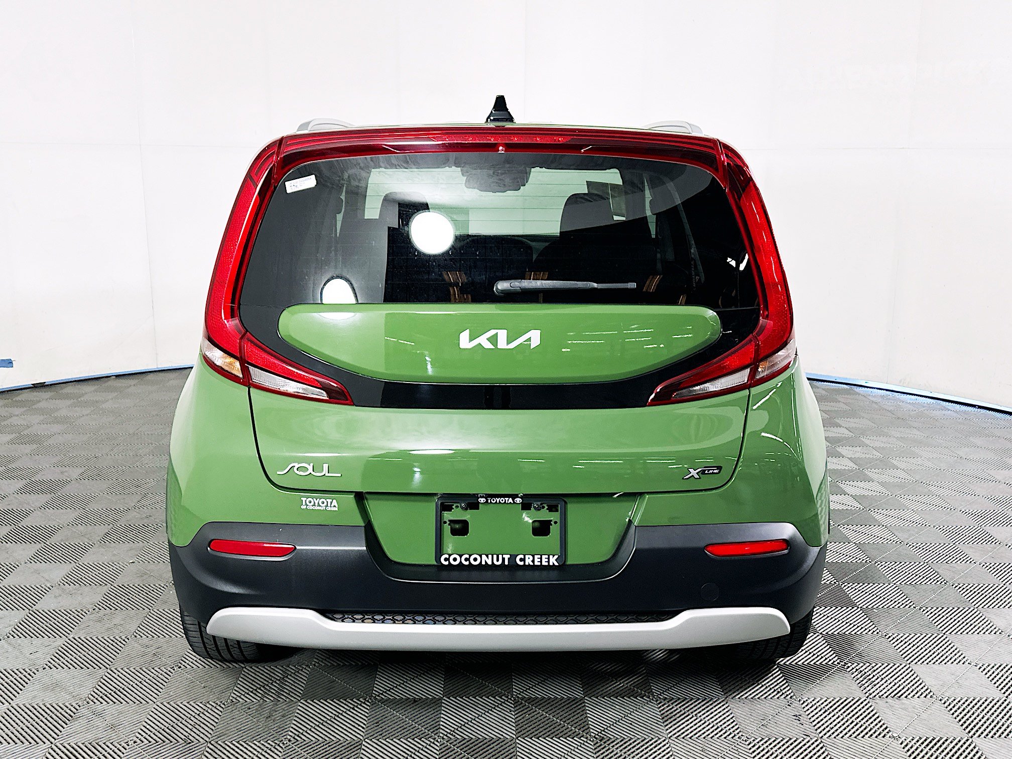 Used 2022 Kia Soul X-Line FWD image 4