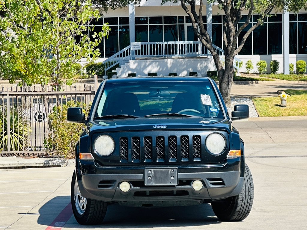 Used 2014 Jeep Patriot Sport w/ Power Value Group FWD image 2