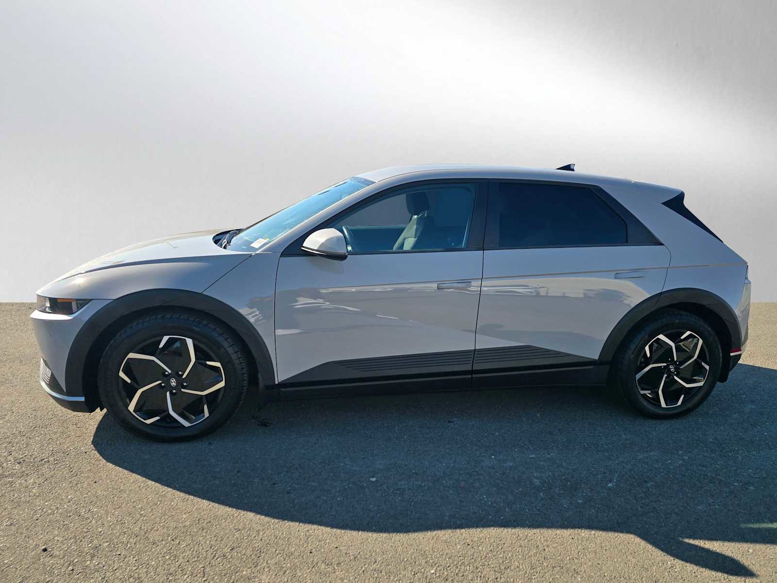 Used 2024 Hyundai Ioniq 5 SE image 6