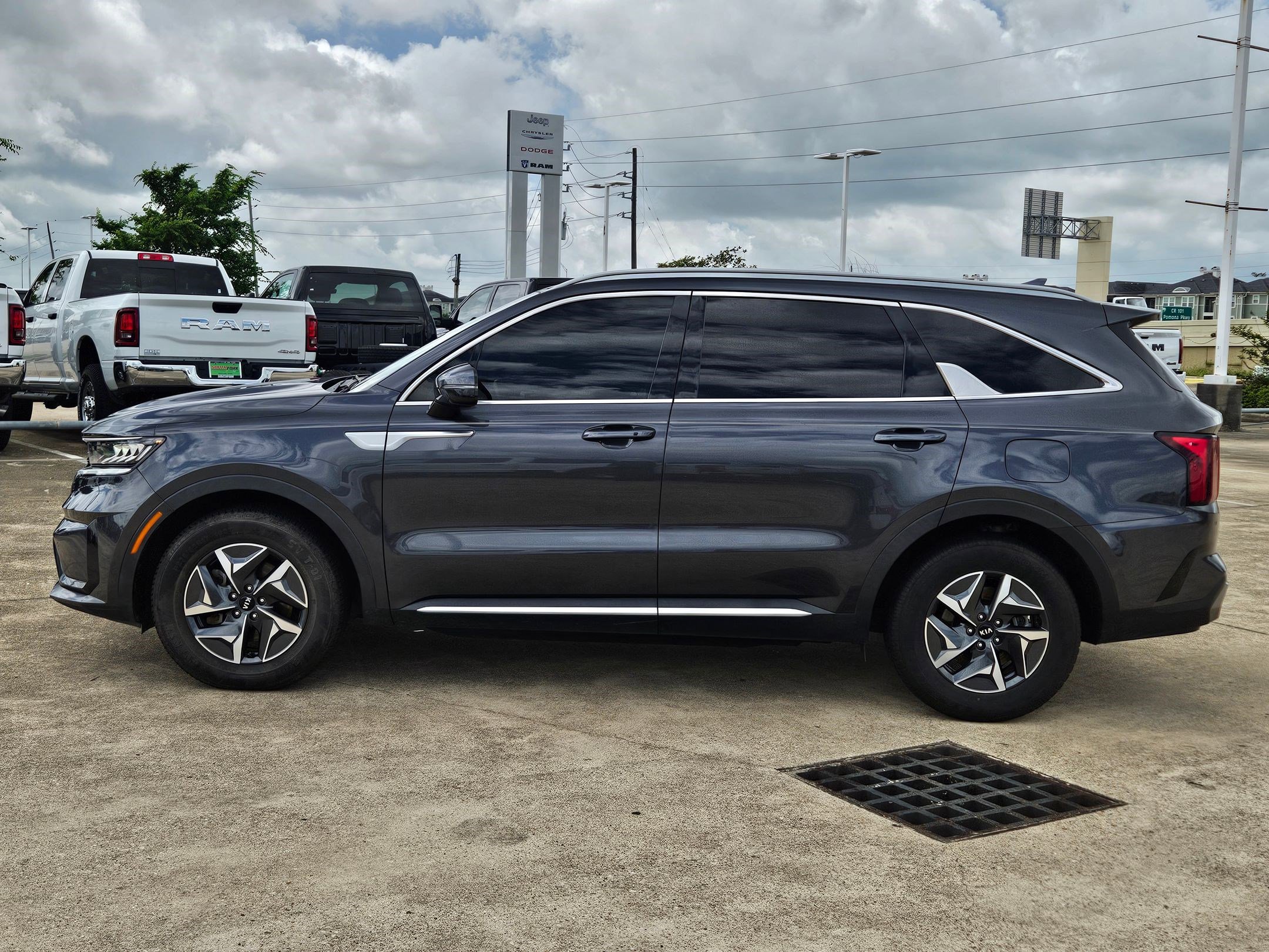 Used 2021 Kia Sorento EX FWD image 7