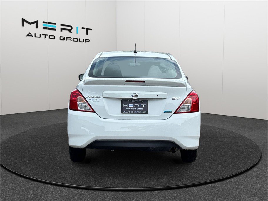 Used 2016 Nissan Versa SV FWD image 8
