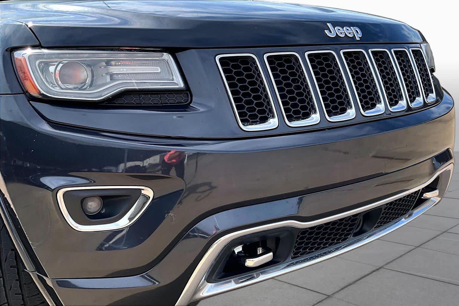 Used 2014 Jeep Grand Cherokee Overland w/ Advanced Technology Group AWD/4WD image 29
