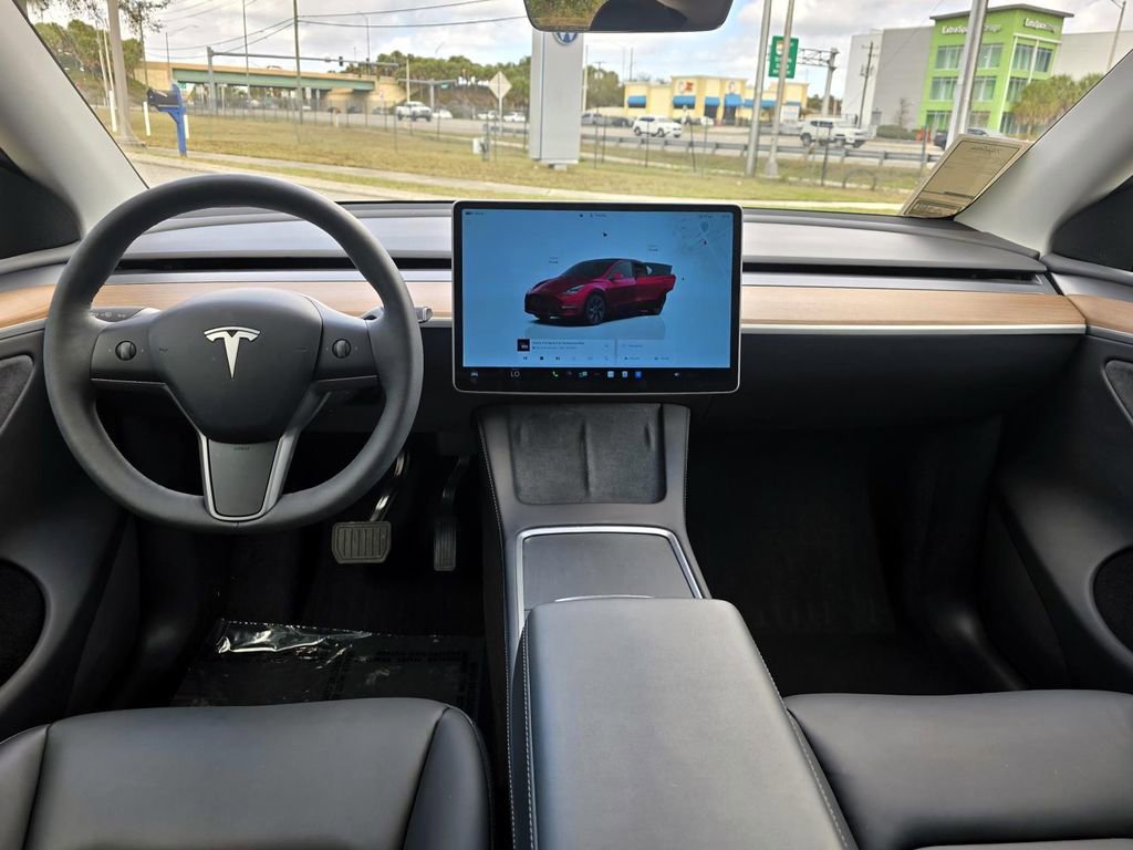 Used 2024 Tesla Model Y Long Range image 11