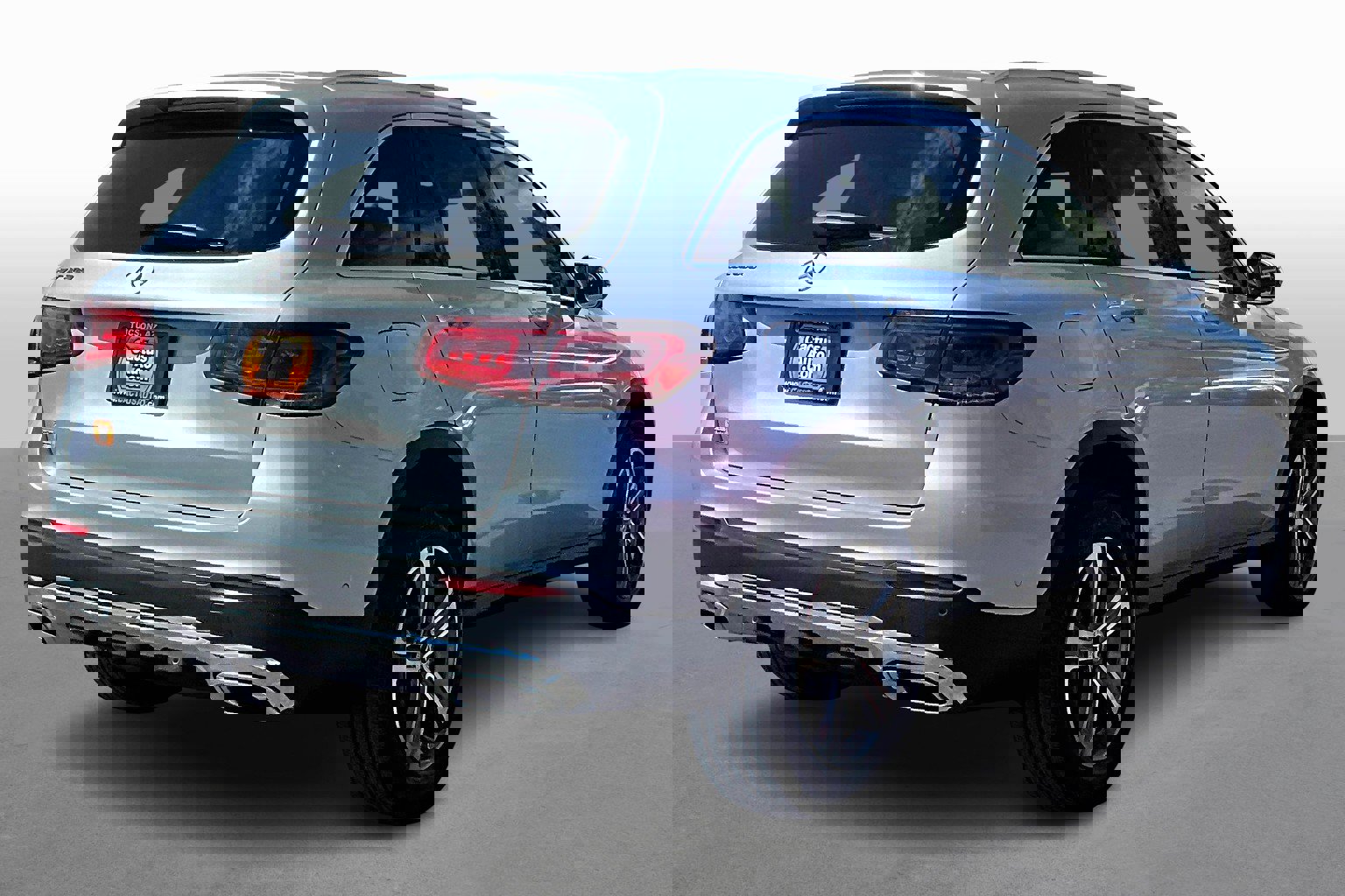 Used 2022 Mercedes-Benz GLC 300 w/ Premium Package Lite image 2