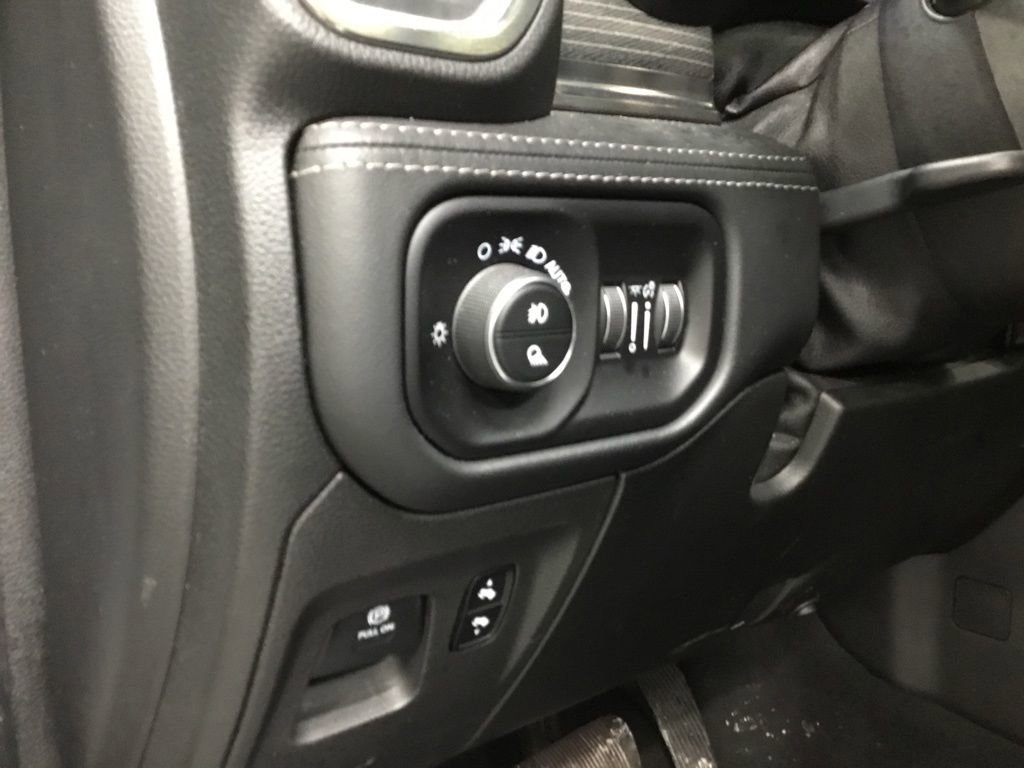 Used 2019 RAM 1500 Limited image 9