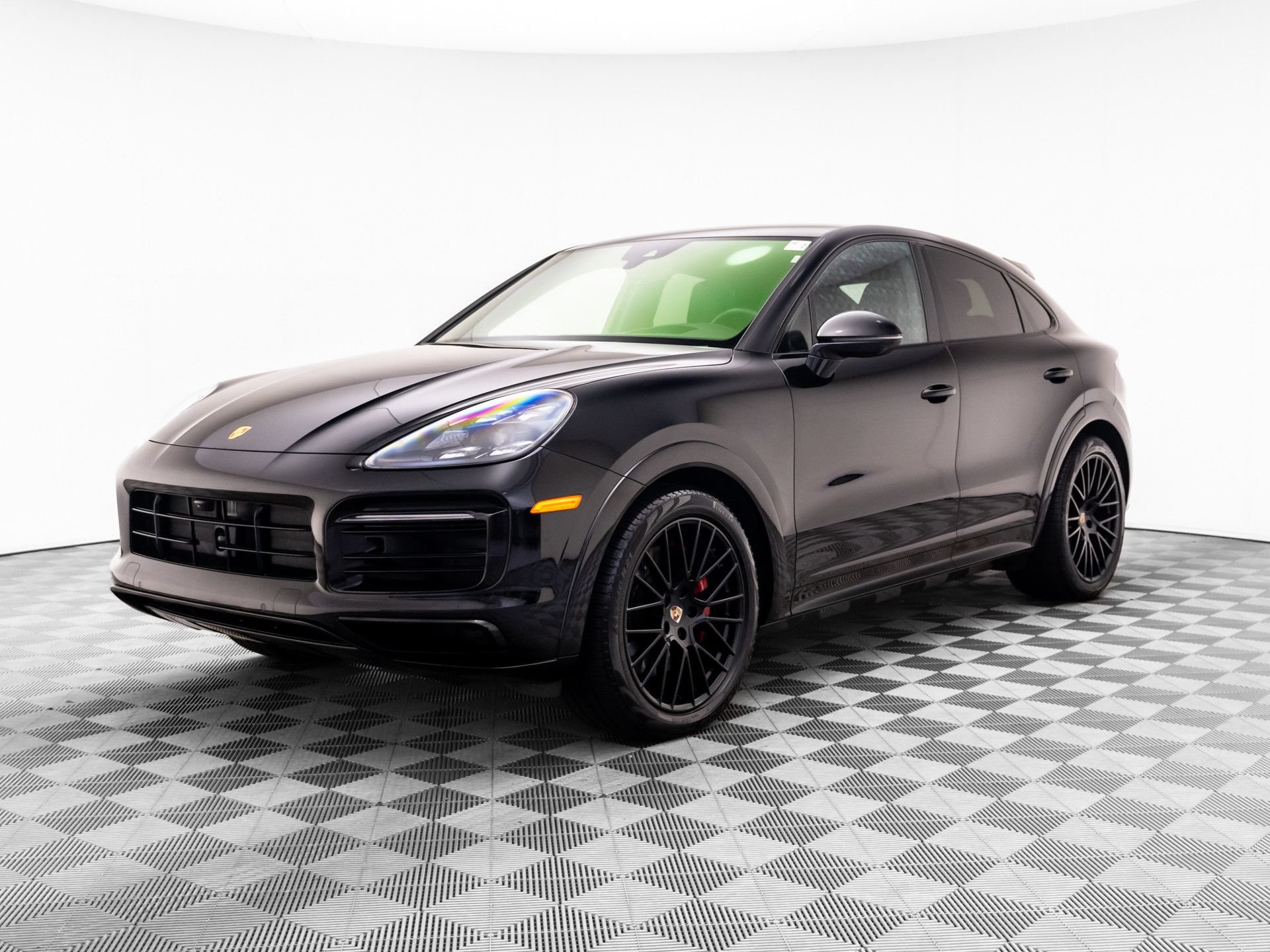 Certified 2023 Porsche Cayenne GTS AWD/4WD image 1