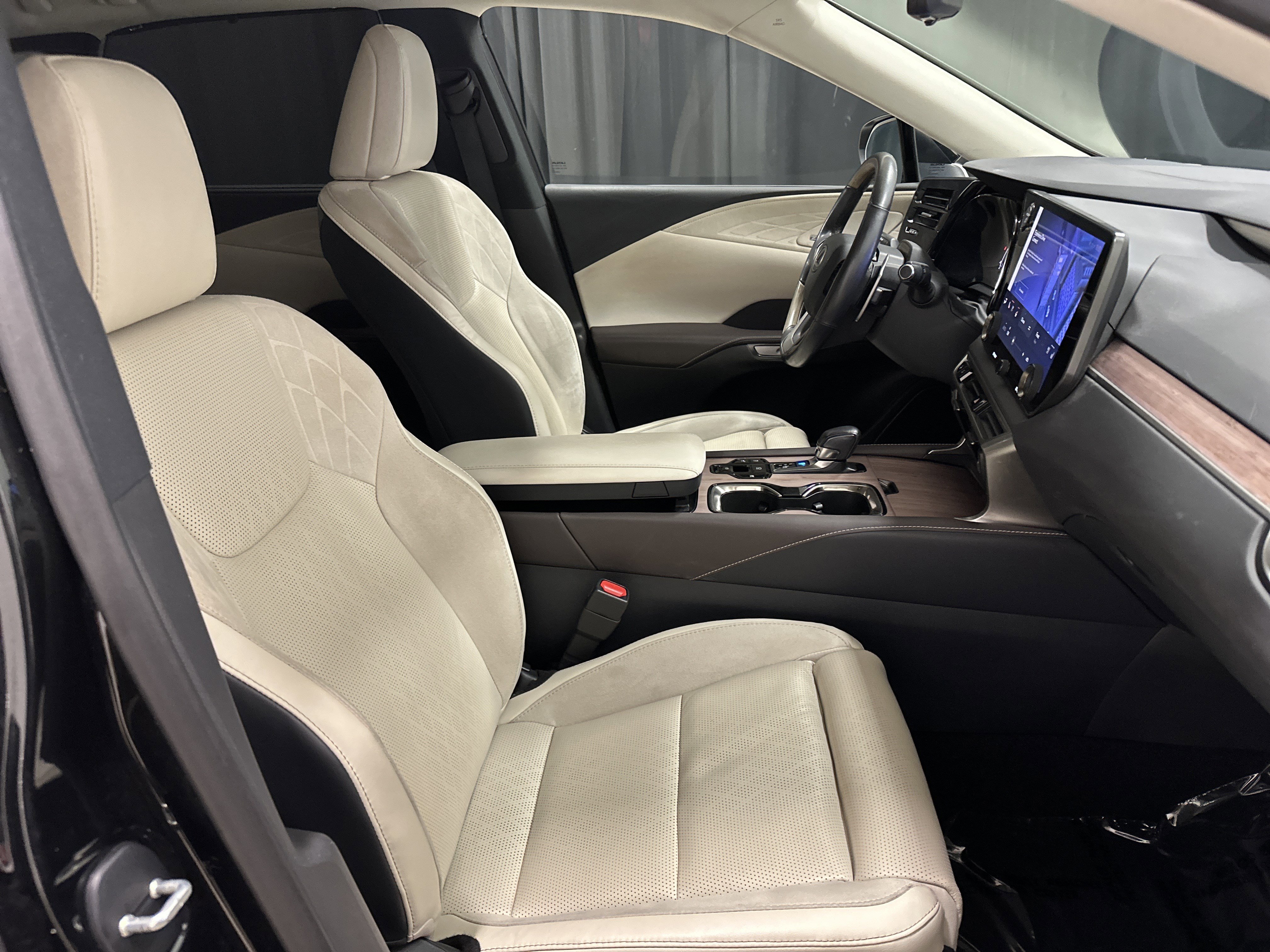 Certified 2023 Lexus RX 350 w/ Accessory Package (Z1) image 33