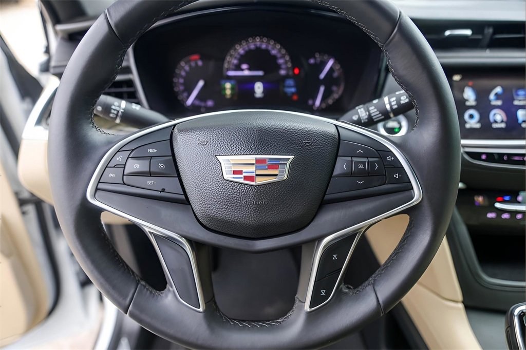 Used 2017 Cadillac XT5 FWD image 12