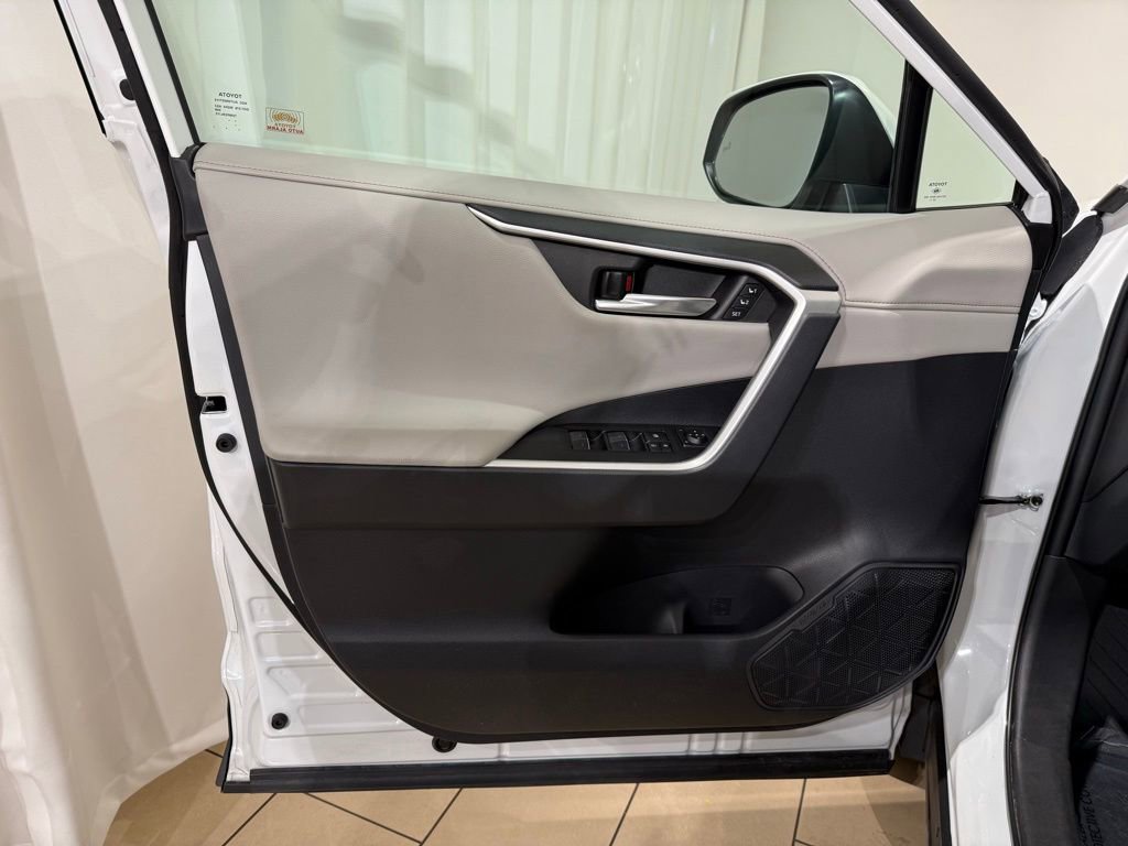 Used 2023 Toyota RAV4 Limited AWD/4WD image 15