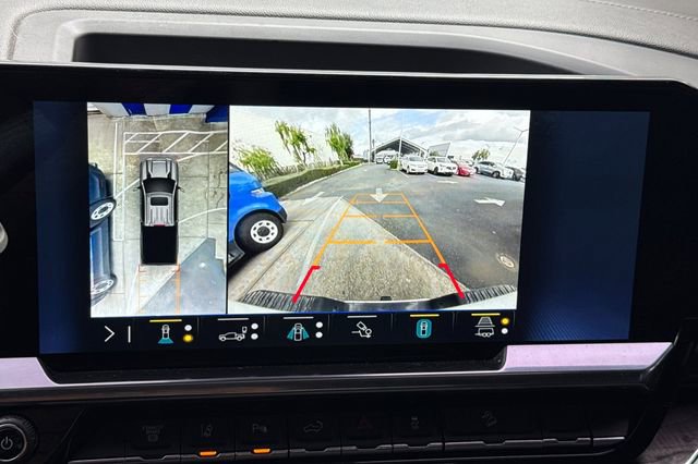 Used 2024 Chevrolet Silverado 2500 LTZ w/ LTZ Convenience Package image 27