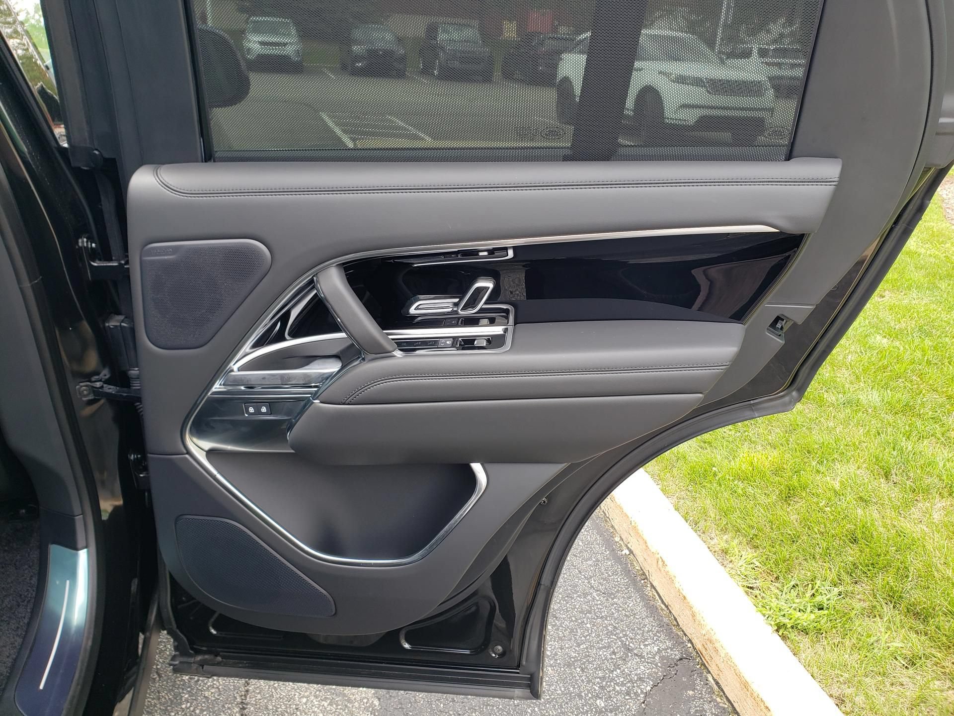 New 2026 Land Rover Range Rover SE AWD/4WD image 16