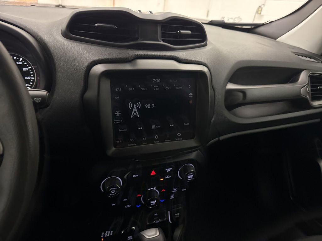 Used 2023 Jeep Renegade Latitude image 18
