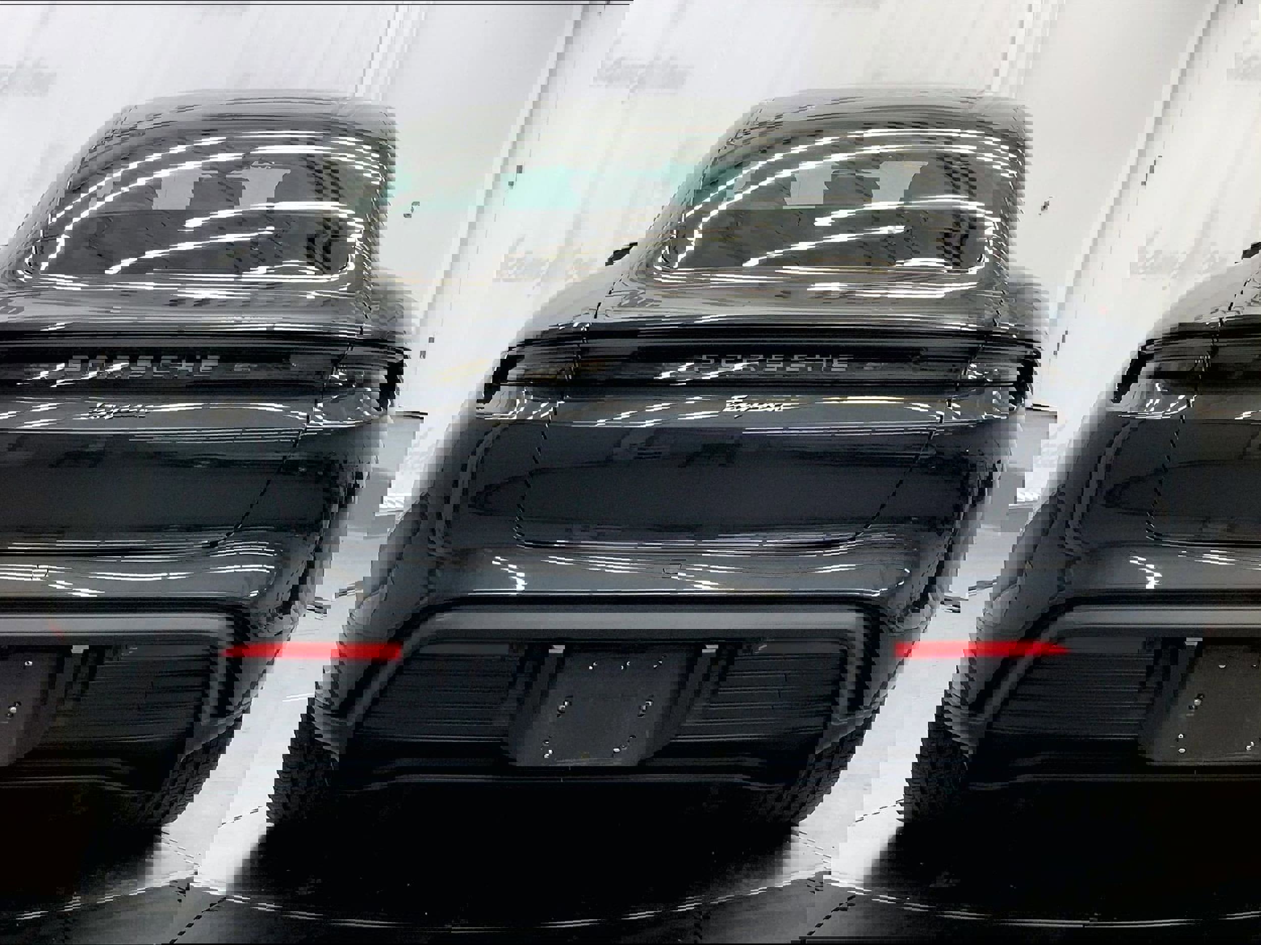 Used 2025 Porsche Taycan image 6