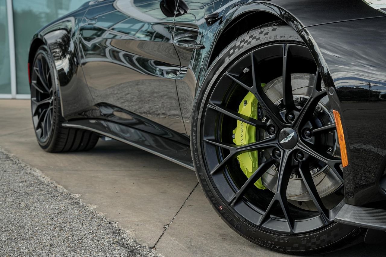 New 2026 Aston Martin V8 Vantage Roadster image 3