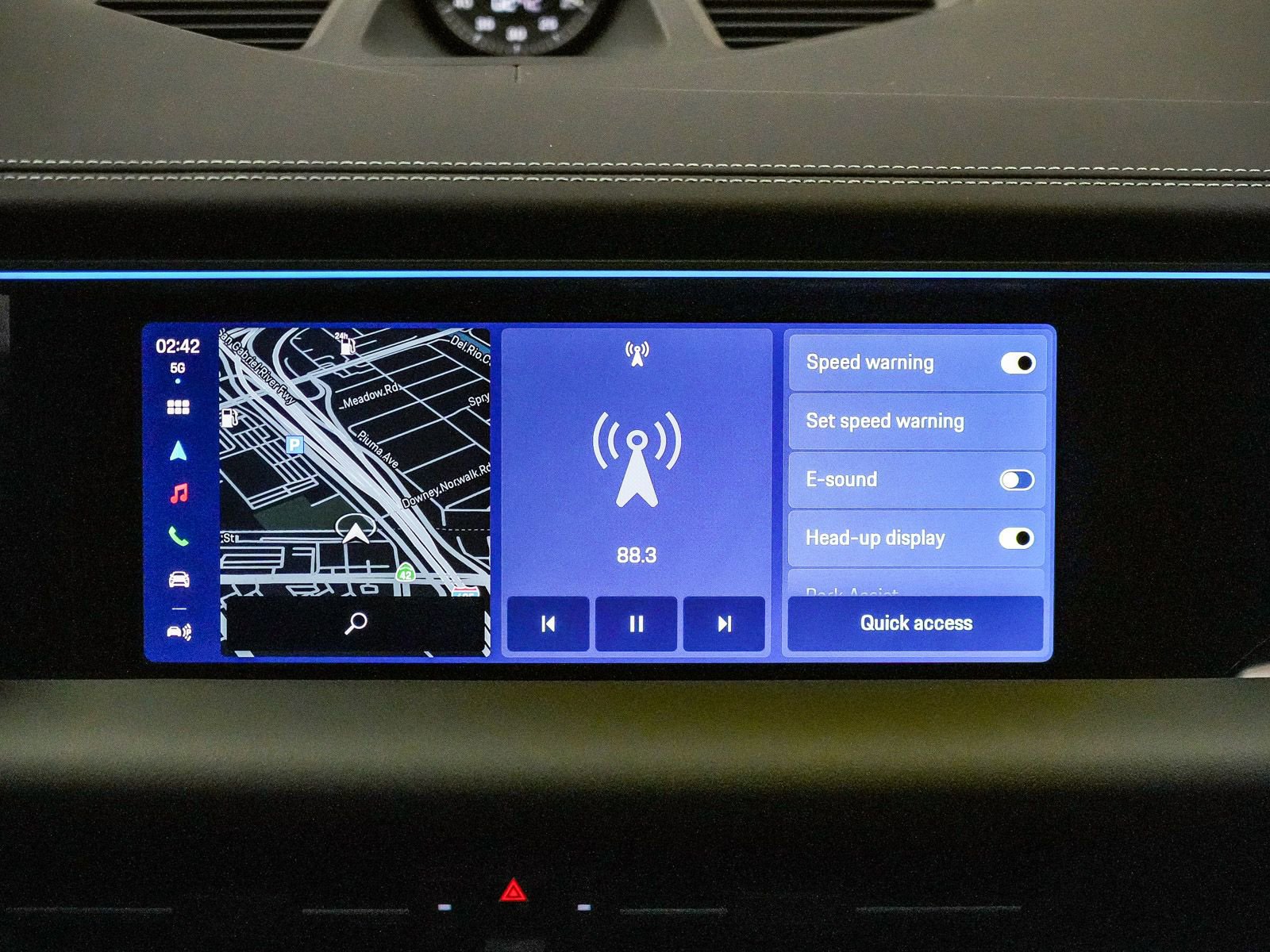 Certified 2025 Porsche Macan 4S Electric AWD/4WD image 16