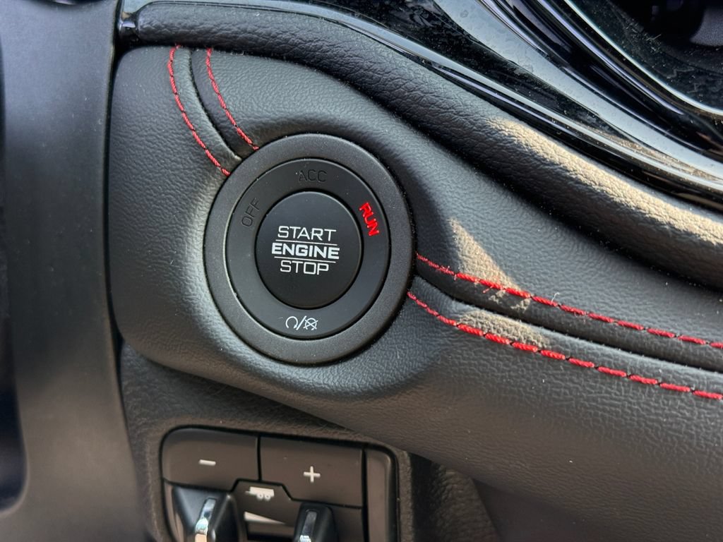 Used 2025 Dodge Durango GT AWD/4WD image 34