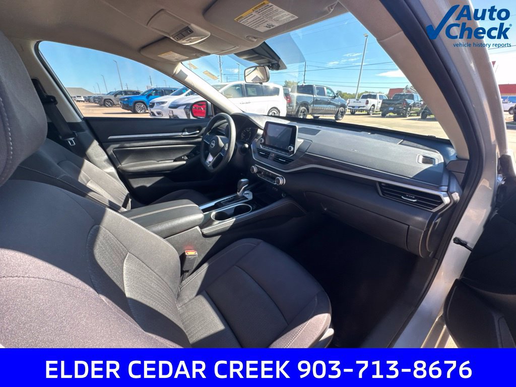 Used 2023 Nissan Altima 2.5 SV FWD image 22