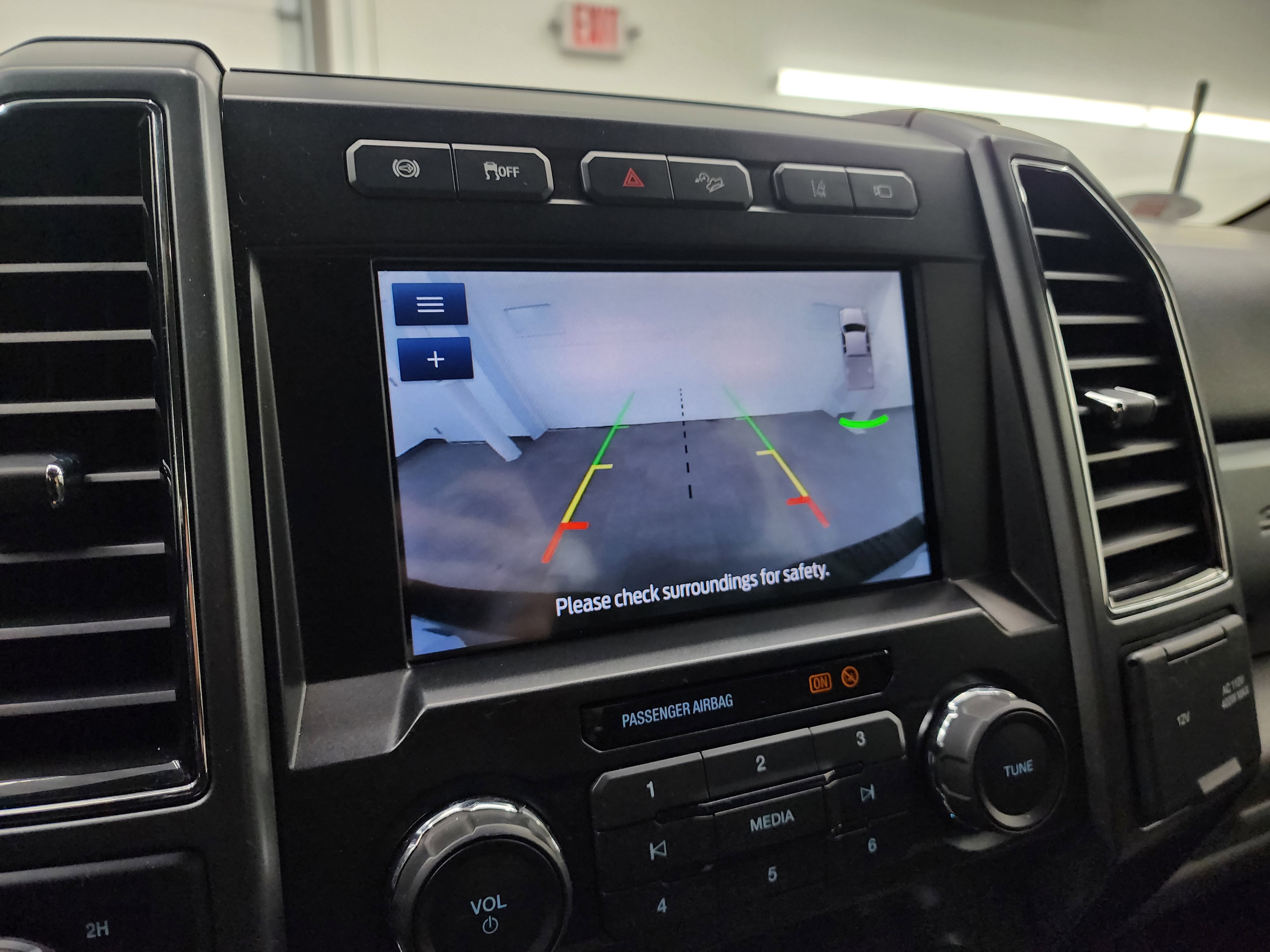 Used 2021 Ford F250 XLT w/ XLT Premium Package AWD/4WD image 18