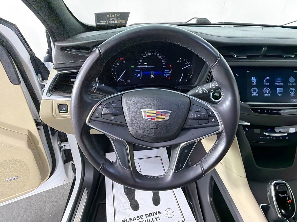 Used 2017 Cadillac XT5 FWD image 11
