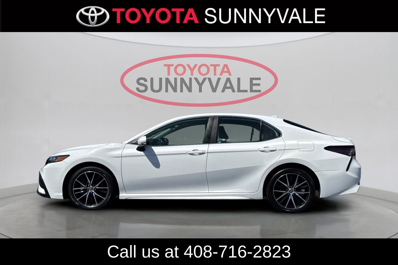 Used 2021 Toyota Camry SE w/ Carpet Mat Package (TMS) FWD image 6
