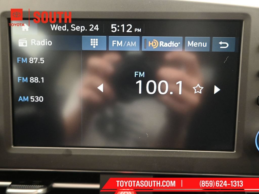 Used 2025 Hyundai Elantra SE FWD image 11