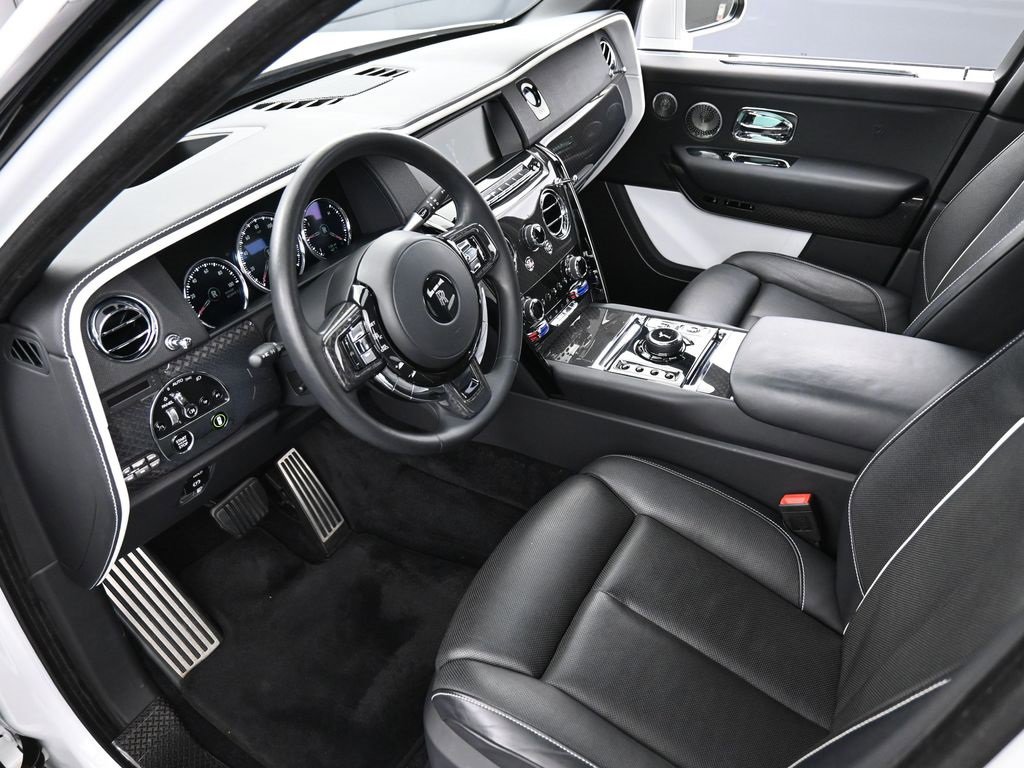 Certified 2021 Rolls-Royce Cullinan Black Badge image 4