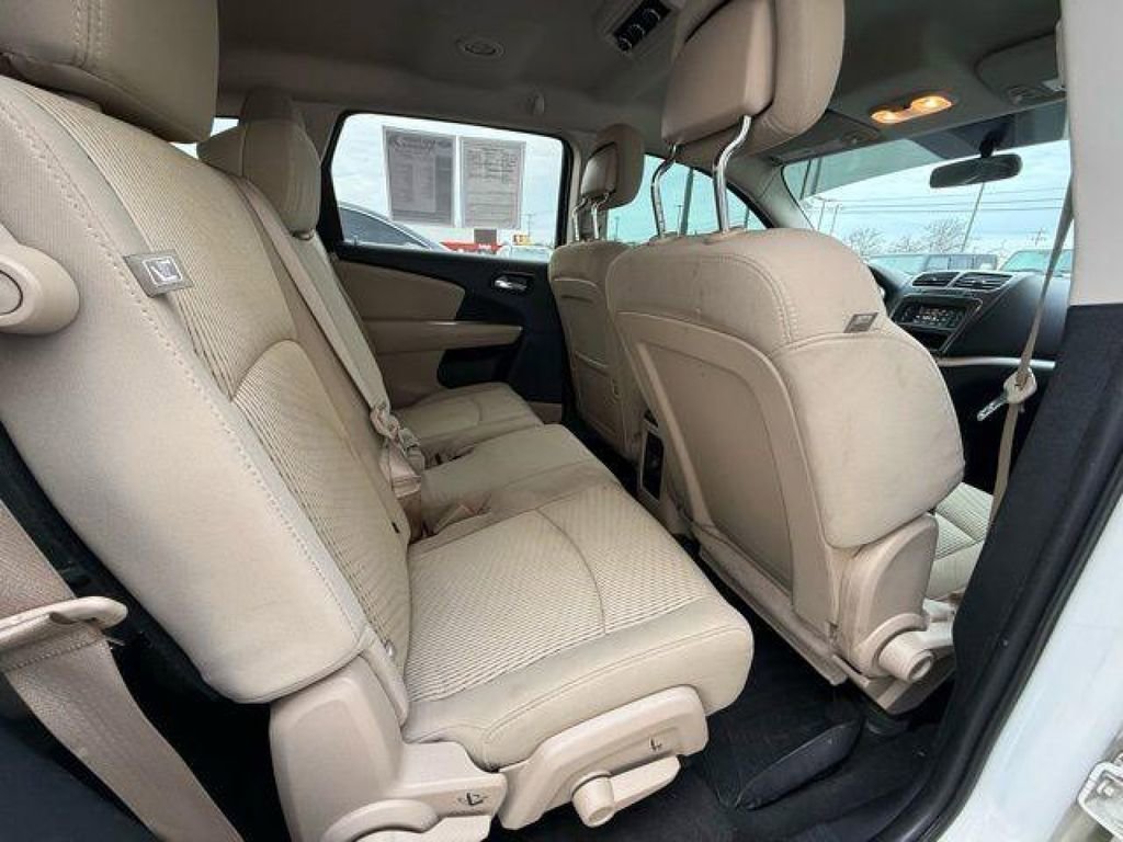 Used 2017 Dodge Journey SXT w/ Comfort/Convenience Group FWD image 24