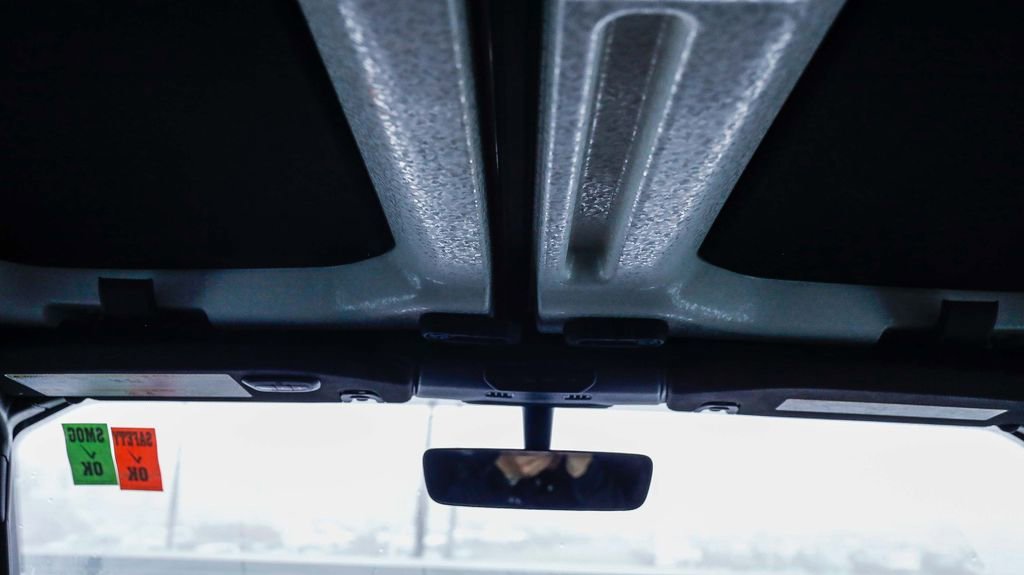 Certified 2021 Jeep Gladiator Willys image 17