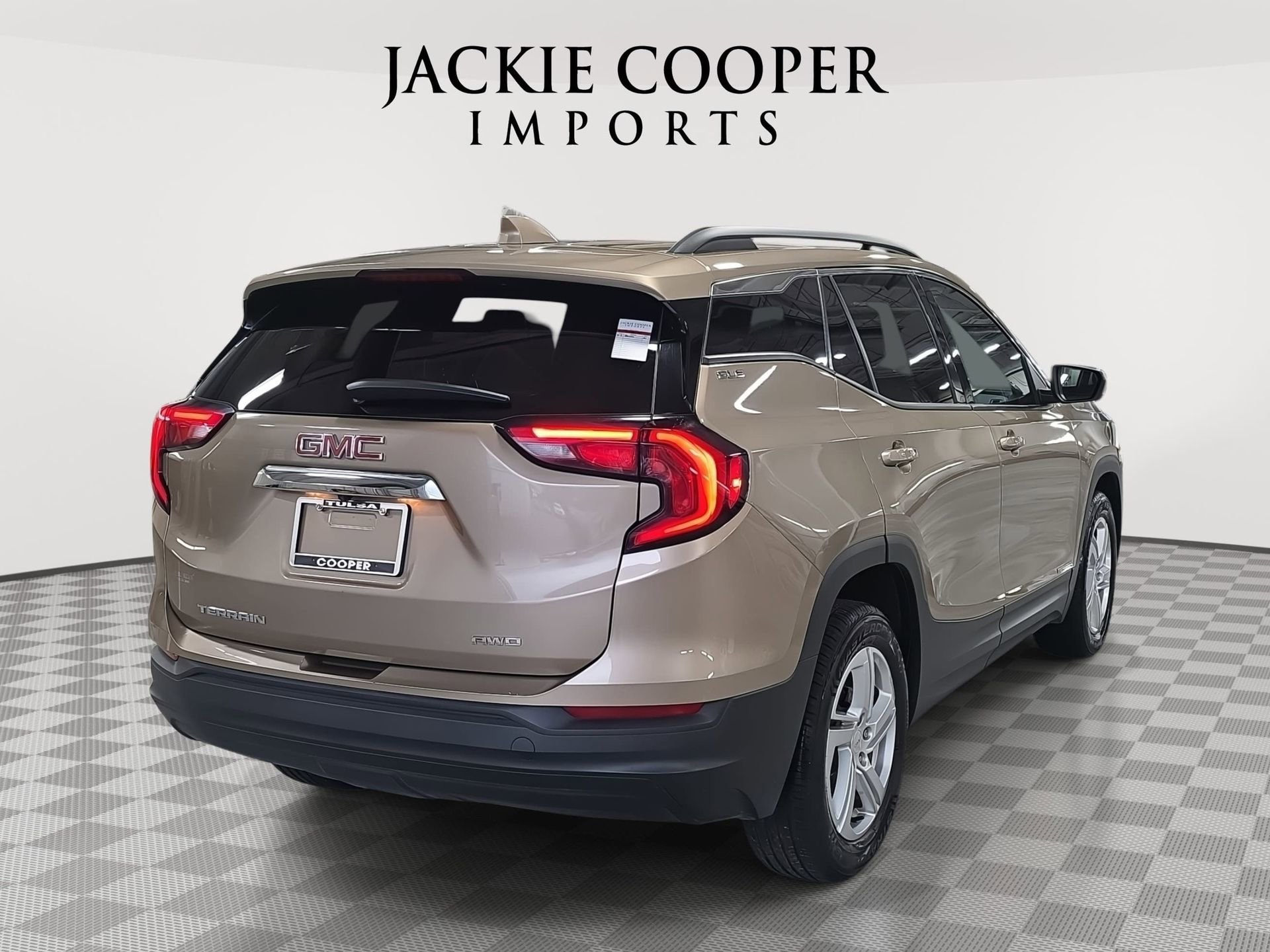 Used 2018 GMC Terrain SLE w/ Driver Convenience Package image 5