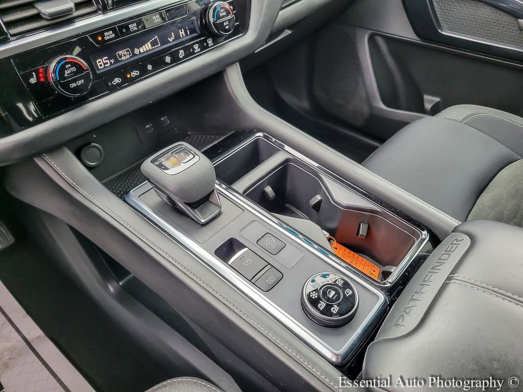 Used 2024 Nissan Pathfinder SV AWD/4WD image 22