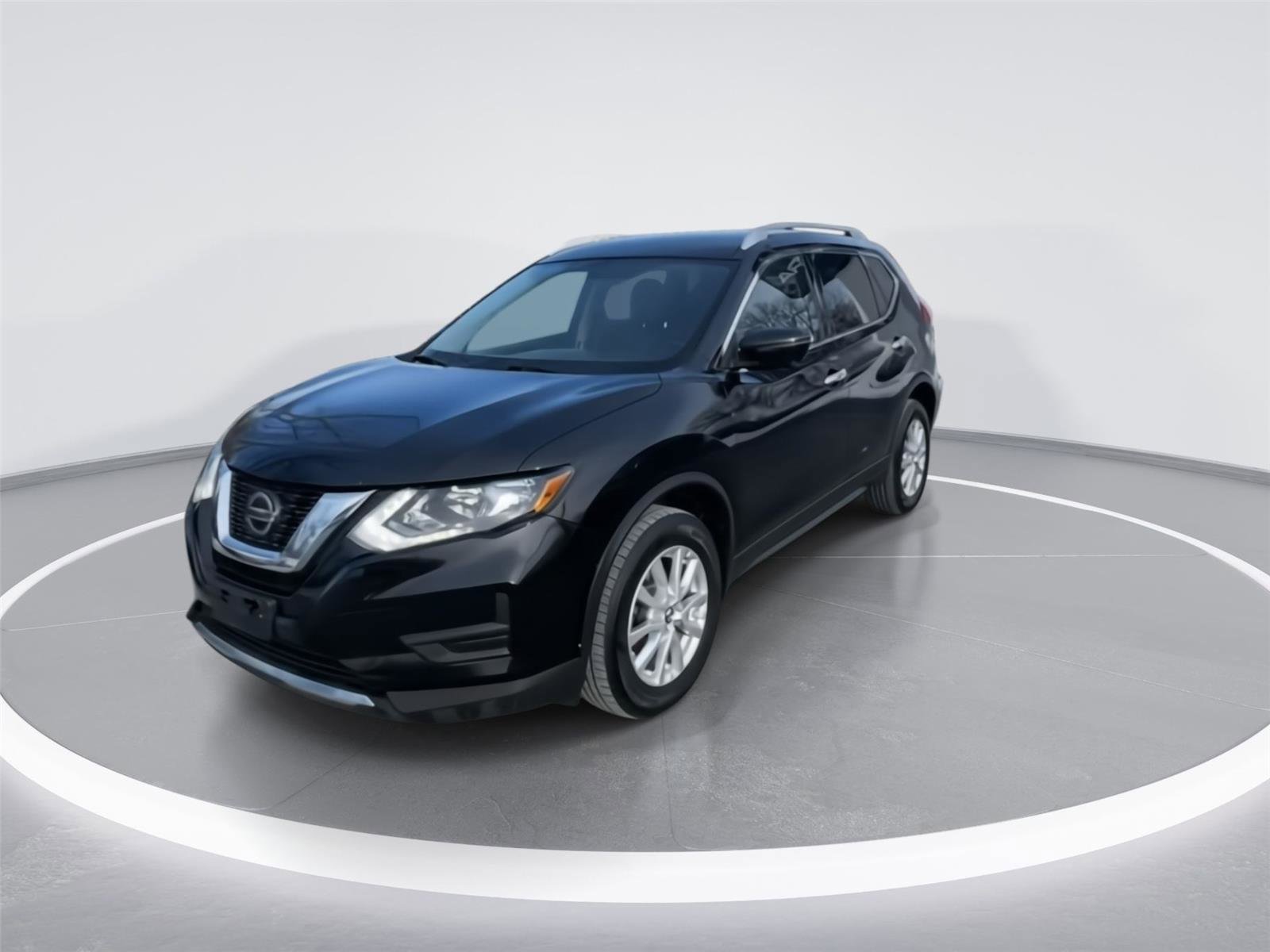 Used 2018 Nissan Rogue SV w/ Premium Package image 4