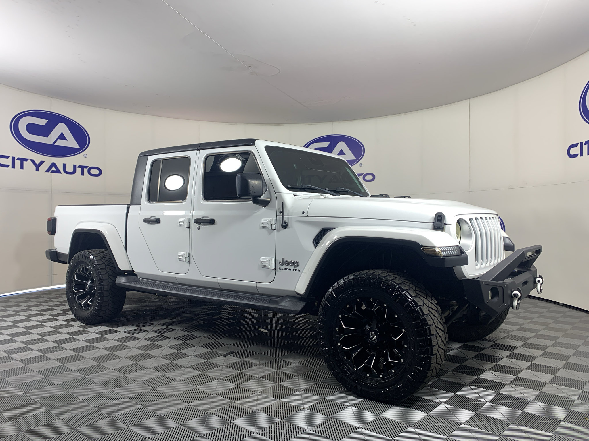 Used 2020 Jeep Gladiator Overland AWD/4WD image 1