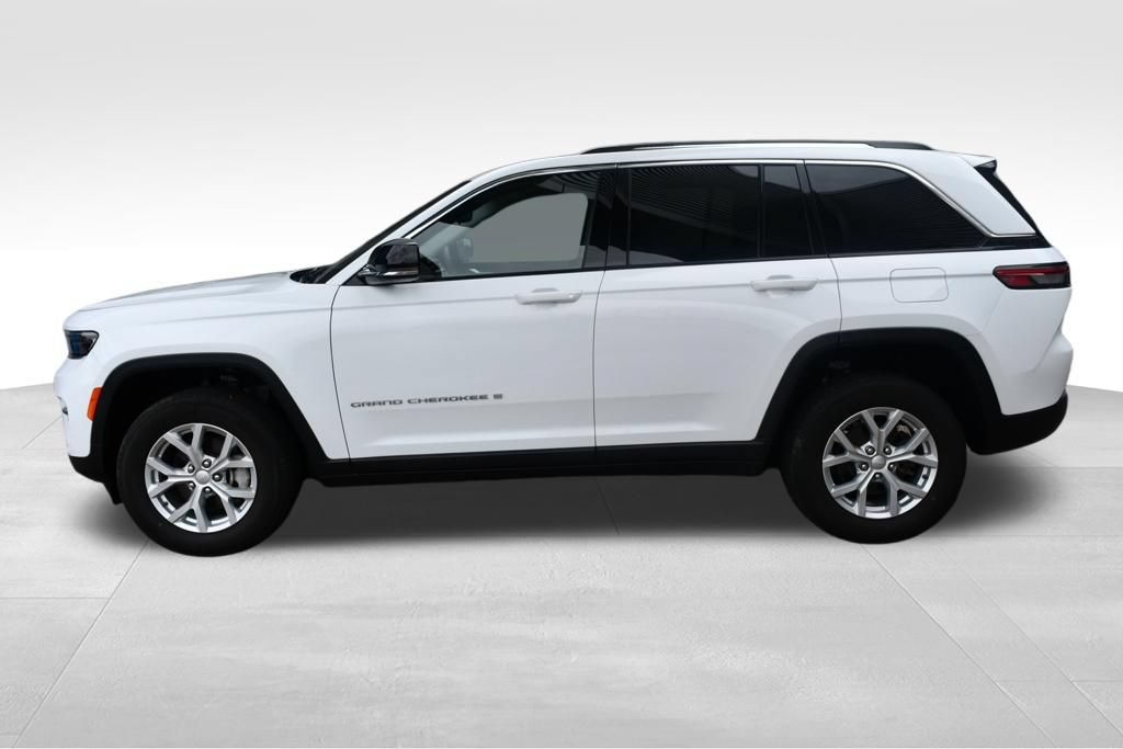 Used 2023 Jeep Grand Cherokee Limited AWD/4WD image 3