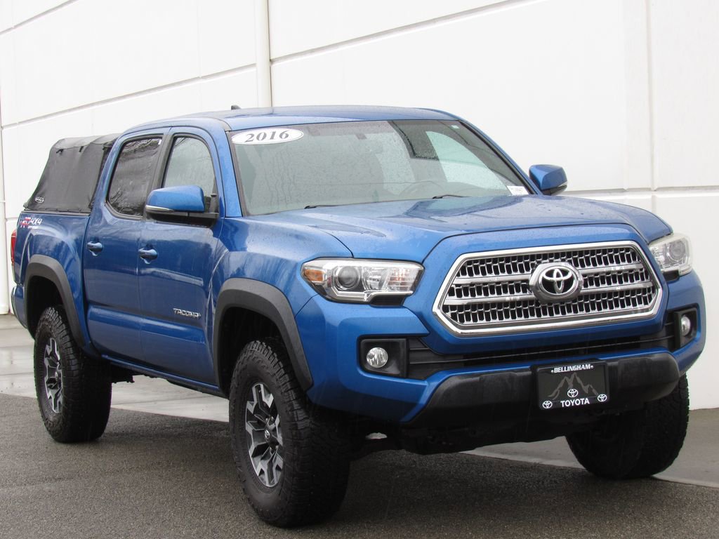 Used 2016 Toyota Tacoma TRD Off-Road AWD/4WD image 2