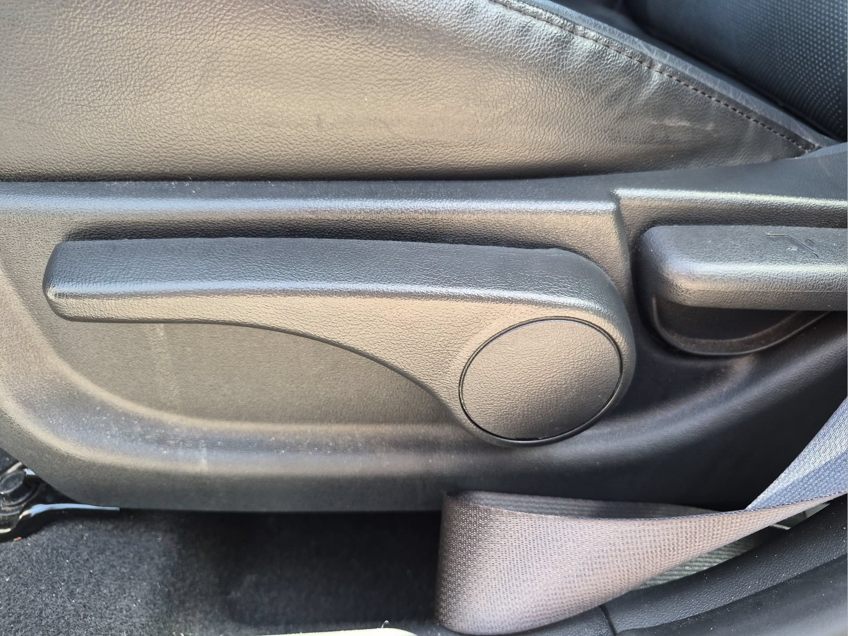 Used 2011 Hyundai Elantra FWD image 14
