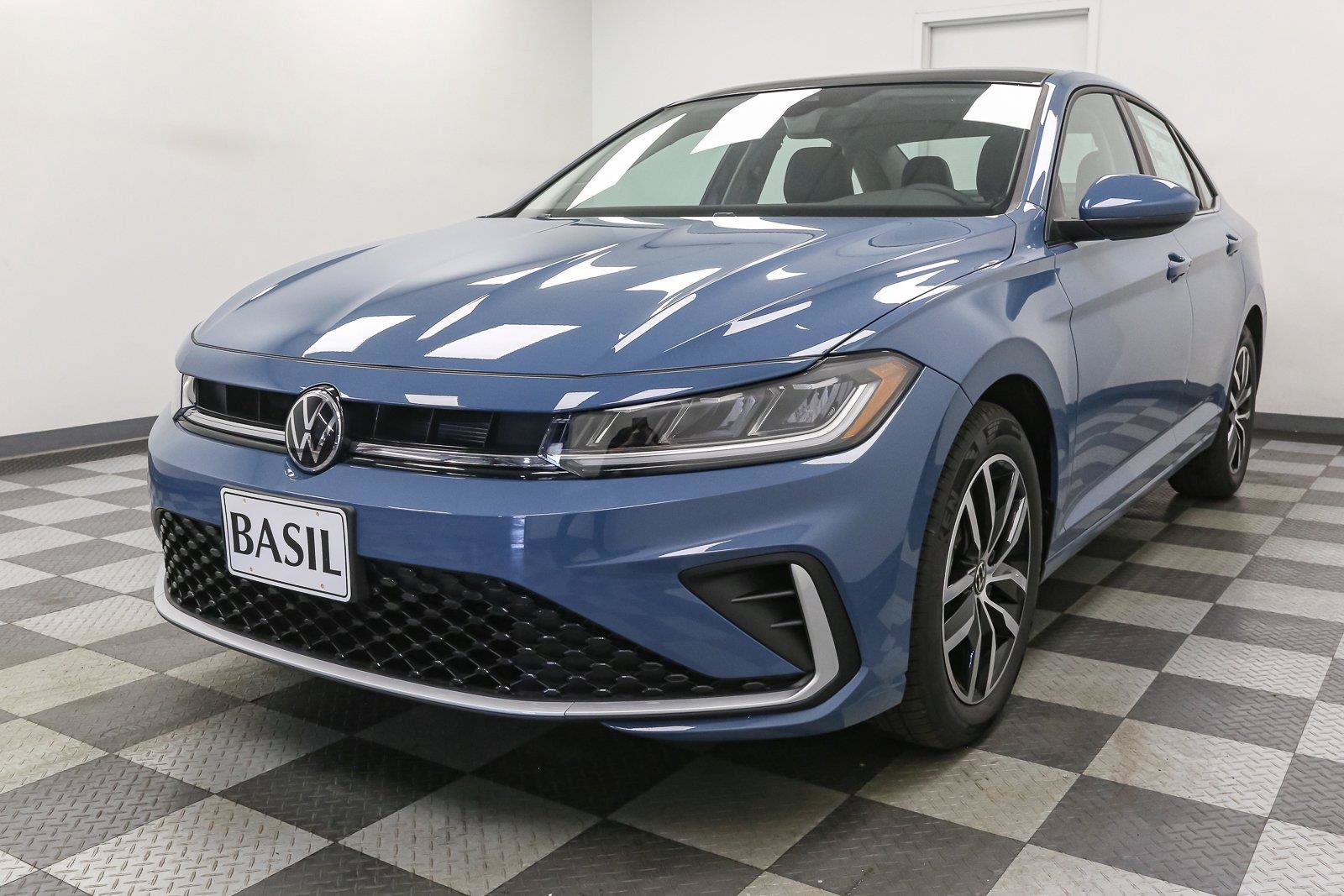 New 2027 Volkswagen Jetta SE FWD image 4