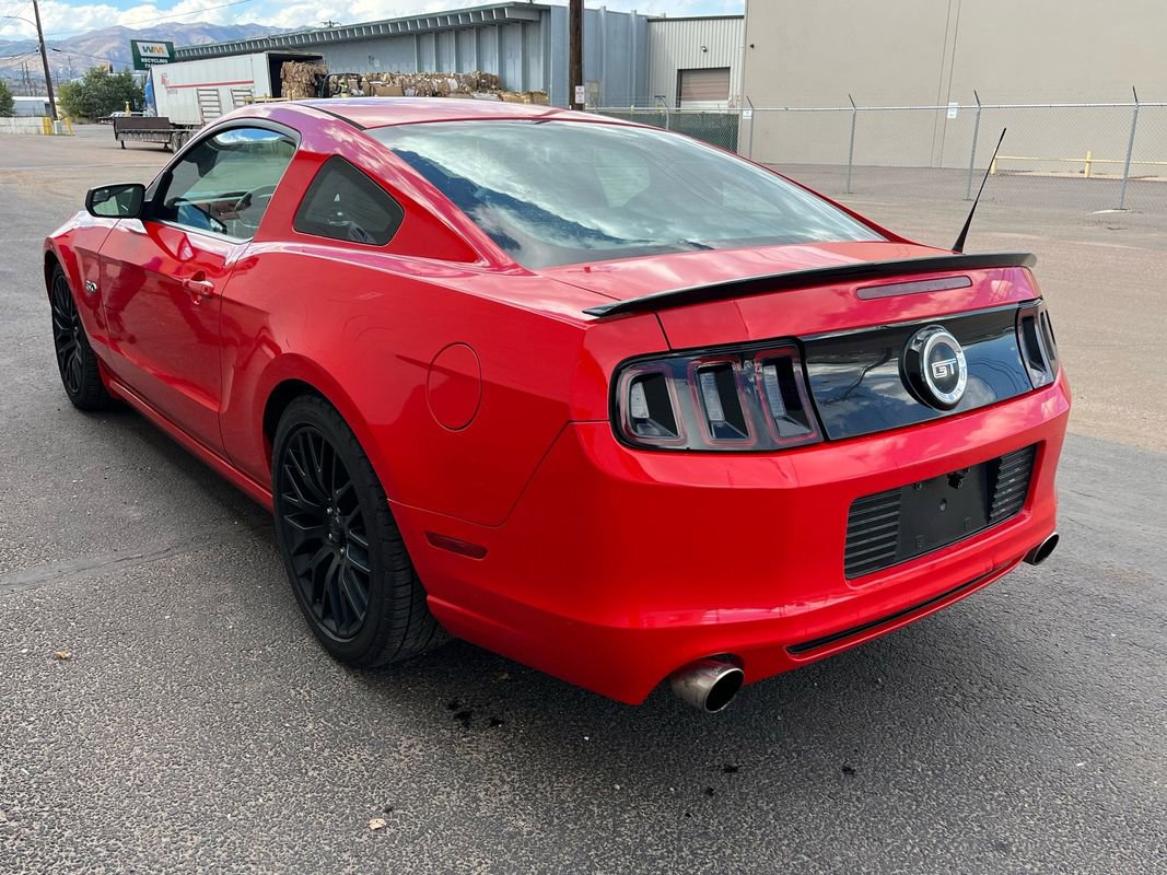 Used 2012 Ford Mustang GT RWD image 5